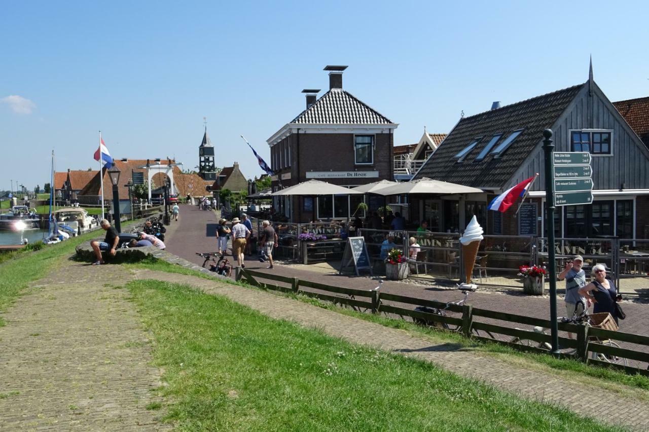 Vakantiehuisgalamadammen Met Ligplaats Boot Koudum Экстерьер фото
